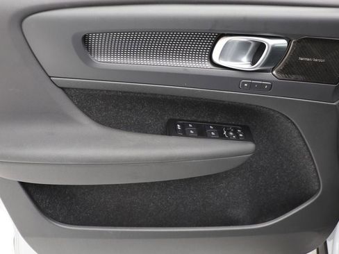 Used 2021 Volvo XC40 P8 Recharge w/ Advanced Package image 15