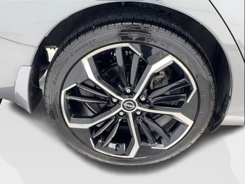 Used 2023 Nissan Altima 2.5 SR w/ SR Premium Package AWD/4WD image 16