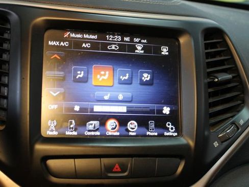 Used 2014 Jeep Cherokee Altitude w/ Cold Weather Group image 24