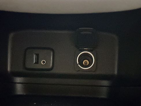 Used 2018 Chevrolet Equinox LT image 25