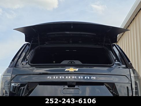 Used 2025 Chevrolet Suburban High Country AWD/4WD image 40