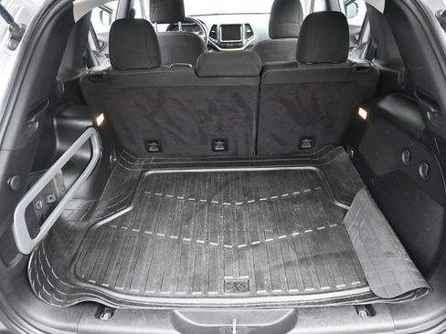 Used 2016 Jeep Cherokee Latitude w/ Safety/Convenience Group AWD/4WD image 33