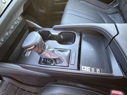 Used 2024 Lexus ES 350 F Sport w/ Accessory Package (Z2) FWD image 28