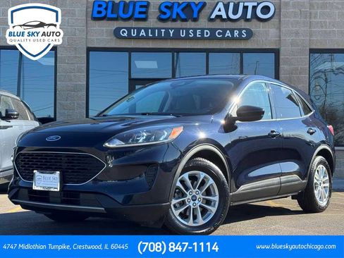 Used 2021 Ford Escape SE w/ Cold Weather Package image 1