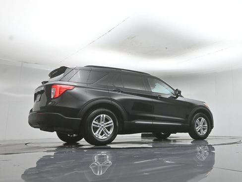Used 2024 Ford Explorer XLT RWD image 45