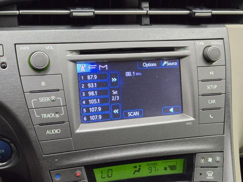 Used 2015 Toyota Prius Two image 18