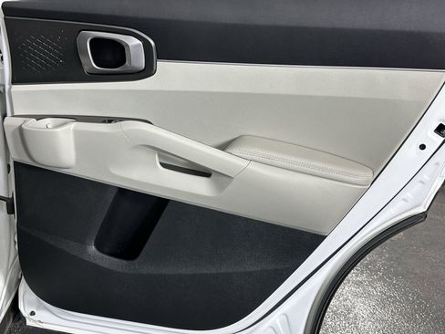 Used 2022 Kia Sorento EX image 32