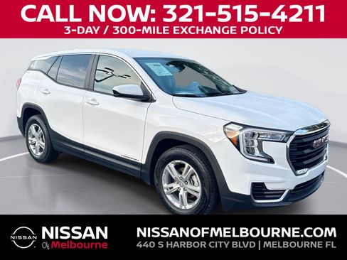 Used 2024 GMC Terrain SLE FWD image 1