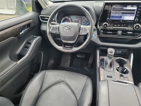 Used 2022 Toyota Highlander Limited image 8