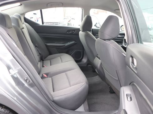 Used 2025 Nissan Altima 2.5 SV image 13