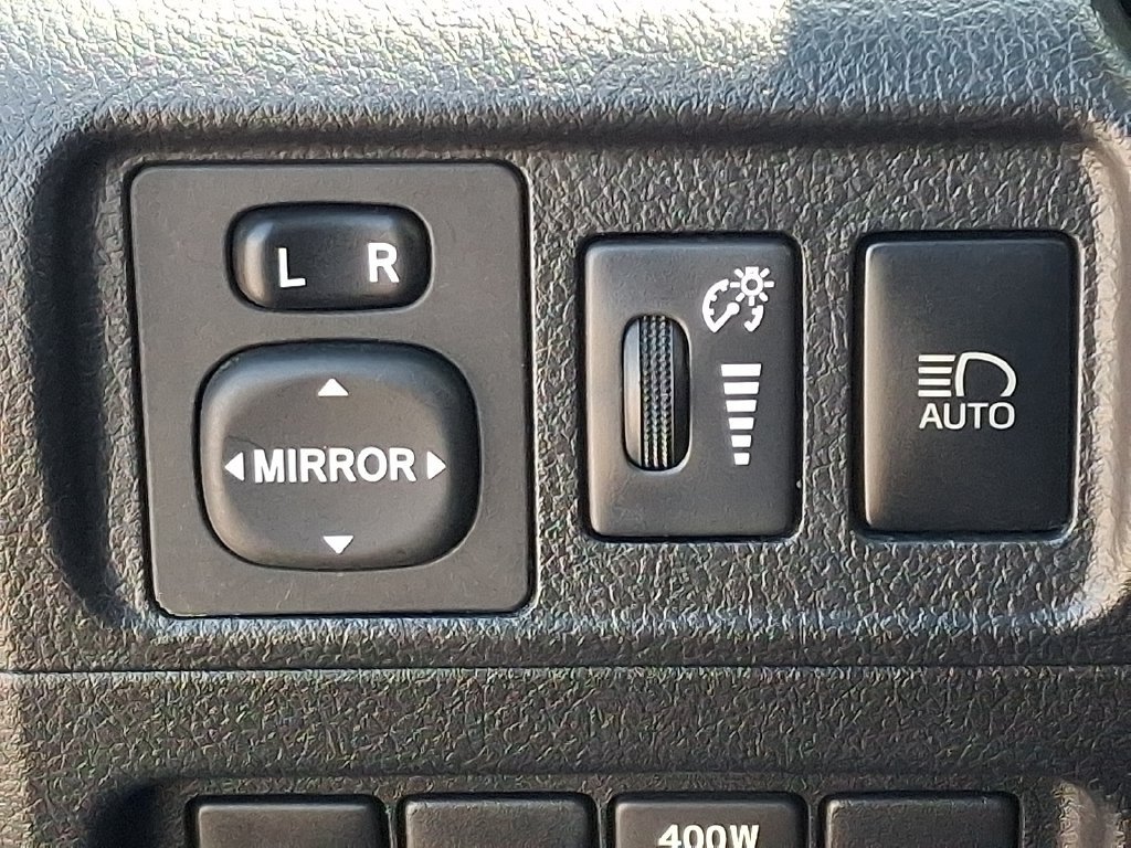 Used 2020 Toyota 4Runner TRD Off-Road AWD/4WD image 25