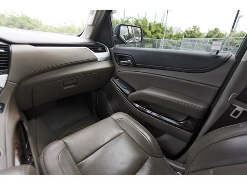 Used 2019 GMC Yukon XL SLT w/ Open Road Package RWD image 11