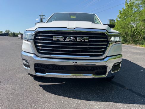 New 2026 RAM 1500 Laramie w/ Trailer Tow Group AWD/4WD image 5