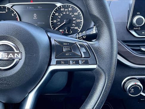 Used 2023 Nissan Altima 2.5 SV FWD image 25