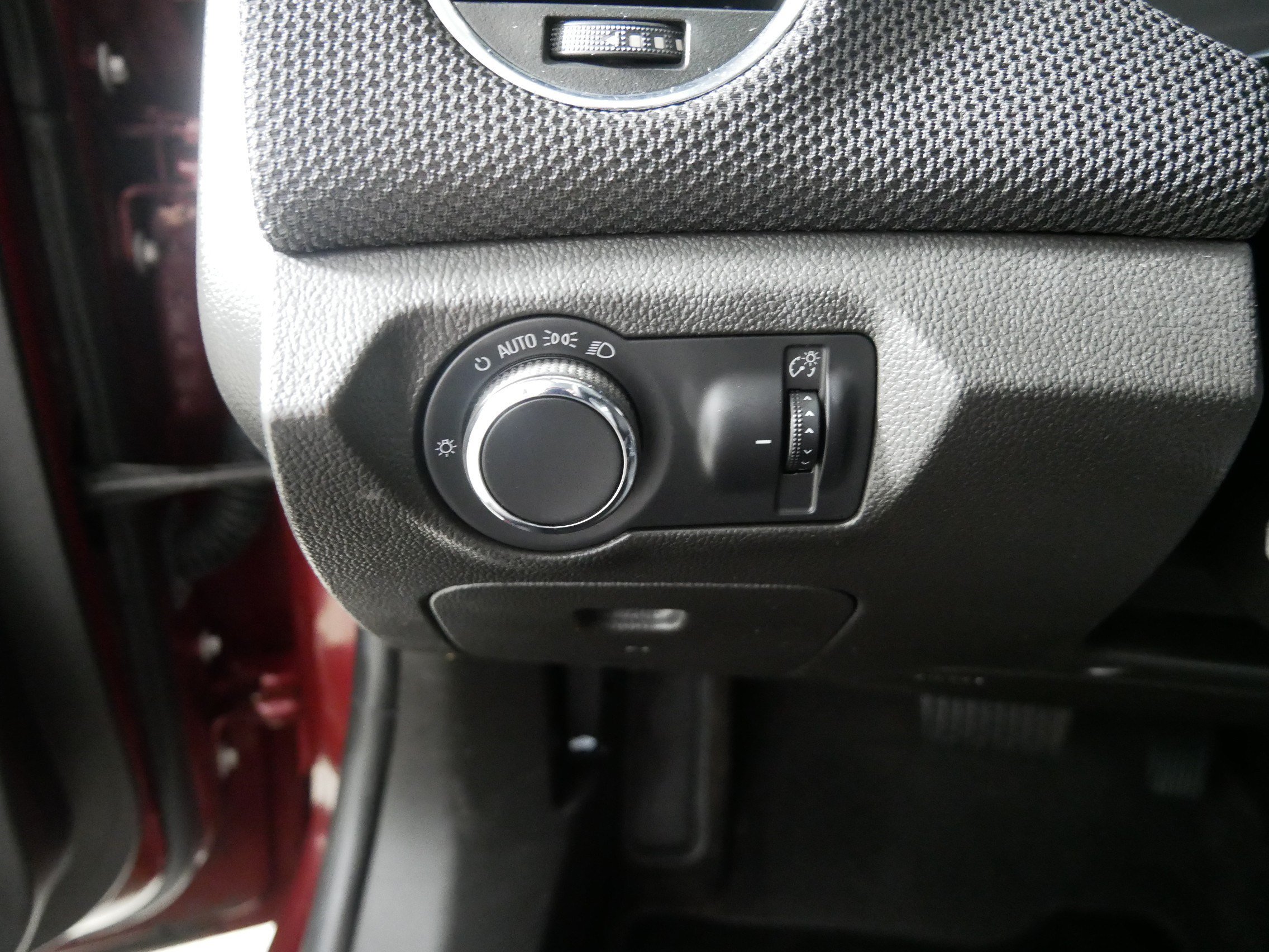 Used 2015 Chevrolet Cruze Diesel FWD image 26