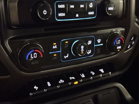 Used 2019 GMC Sierra 2500 Denali w/ Duramax Plus Package AWD/4WD image 17
