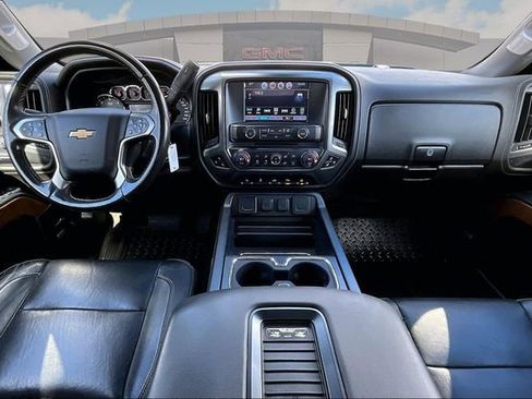 Used 2018 Chevrolet Silverado 2500 LTZ w/ LTZ Plus Package image 17