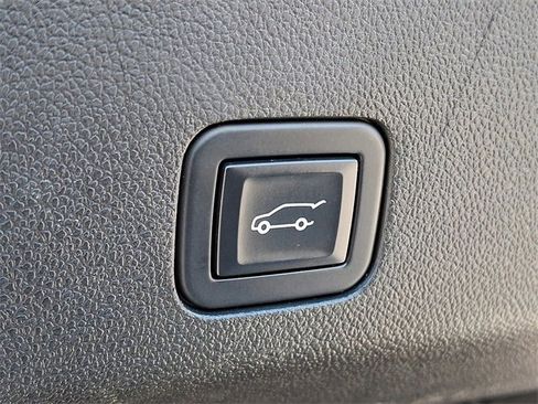 Used 2023 Chevrolet Tahoe Premier image 25