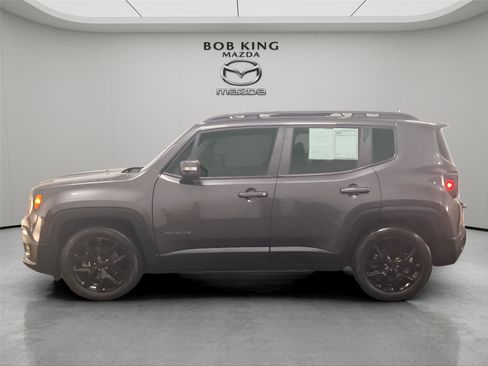 Used 2018 Jeep Renegade Altitude w/ Popular Equipment Group FWD image 2