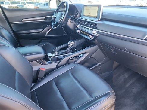 Certified 2022 Kia Telluride S image 17