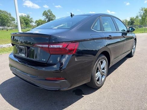 Used 2024 Volkswagen Jetta SE FWD image 7