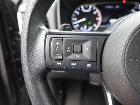 Used 2024 Nissan Rogue SV FWD image 19