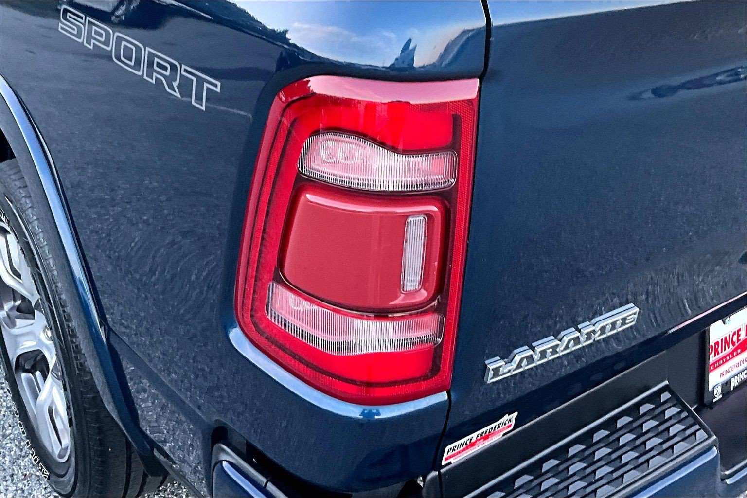Used 2022 RAM 1500 Laramie w/ Sport Appearance Package AWD/4WD image 26