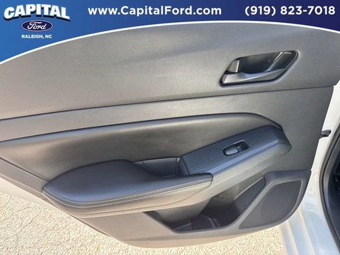 Used 2025 Nissan Altima 2.5 SV AWD/4WD image 17