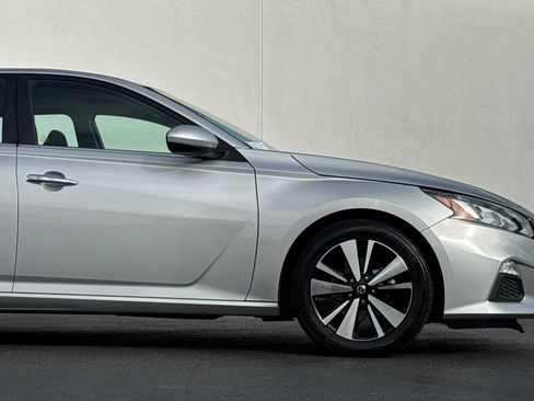 Used 2022 Nissan Altima 2.5 SV FWD image 34