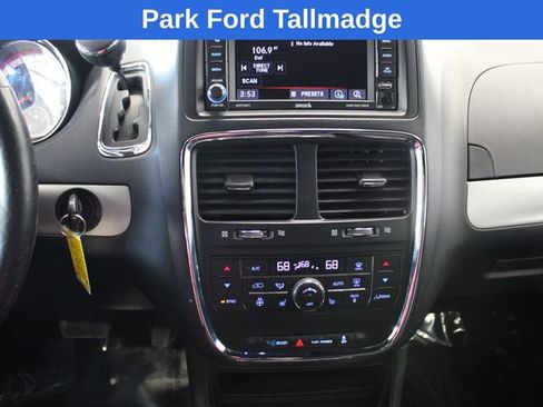 Used 2017 Dodge Grand Caravan GT image 16