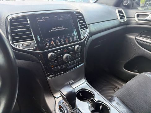 Used 2022 Jeep Grand Cherokee Laredo X RWD image 29