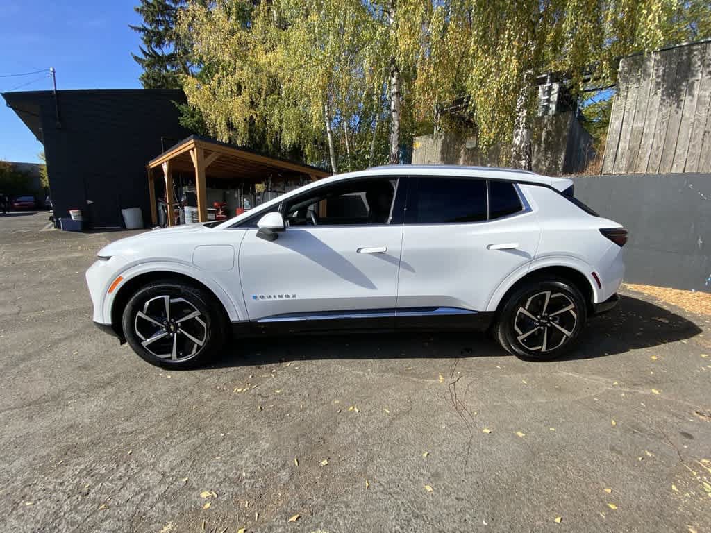Used 2024 Chevrolet Equinox EV LT AWD/4WD image 3