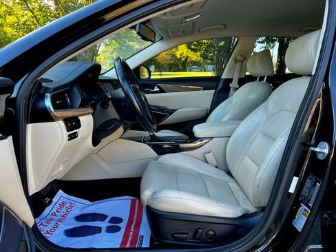 Used 2019 Kia Cadenza Premium FWD image 15