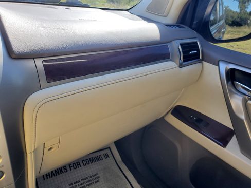 Used 2015 Lexus GX 460 image 35