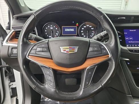 Used 2022 Cadillac XT5 Premium Luxury w/ Technology Package FWD image 24
