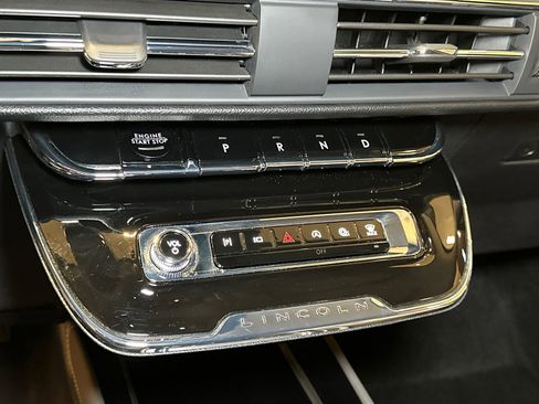 New 2026 Lincoln Corsair Premiere image 18