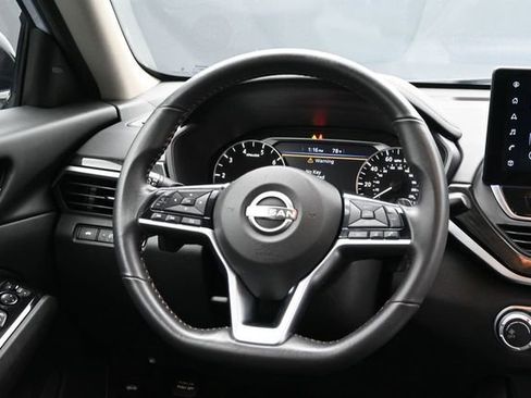 Used 2023 Nissan Altima 2.5 SR w/ SR Premium Package FWD image 15