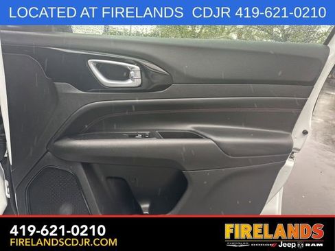 Used 2023 Jeep Compass Trailhawk w/ Trailhawk Elite Group AWD/4WD image 16