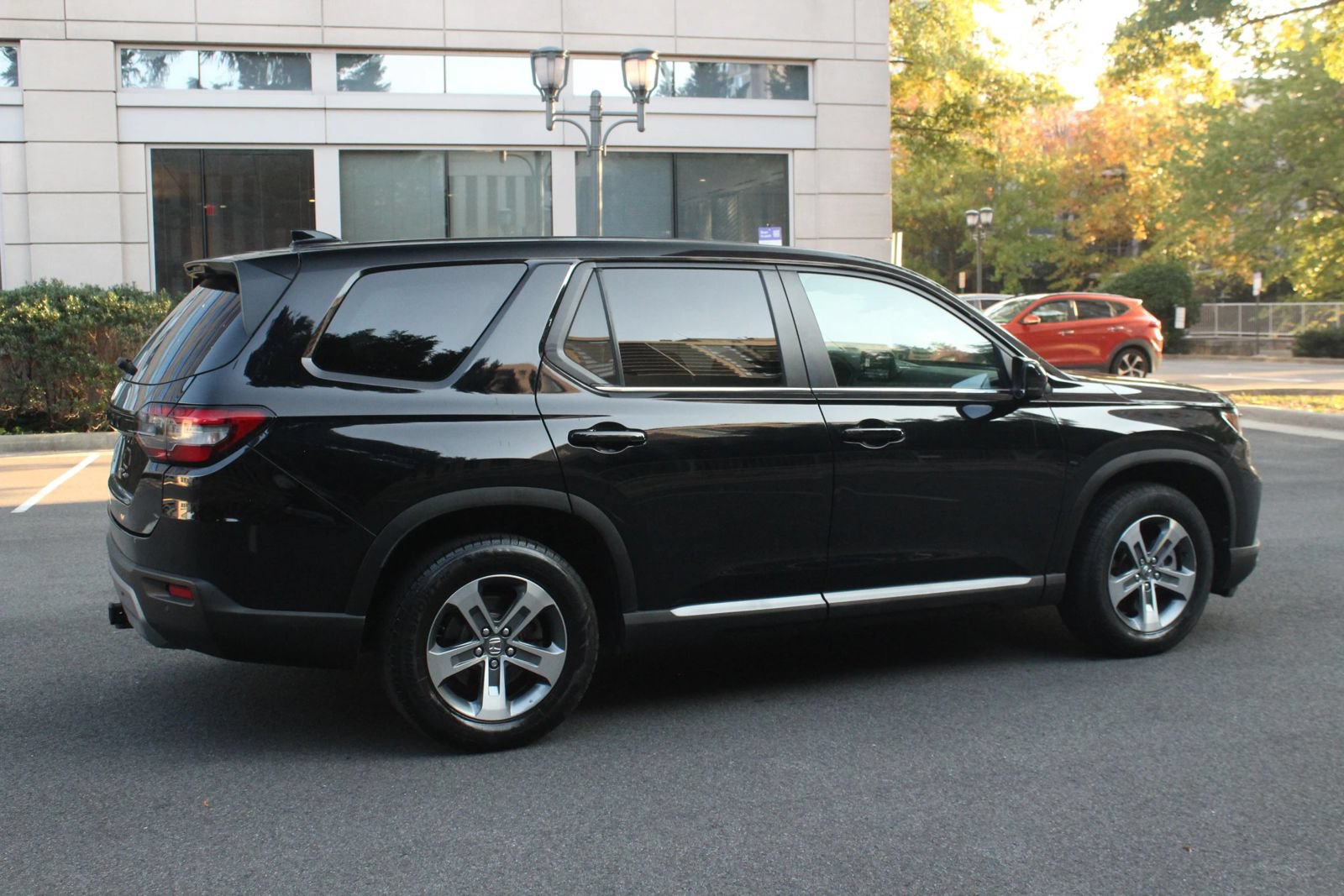 Used 2024 Honda Pilot EX-L image 7