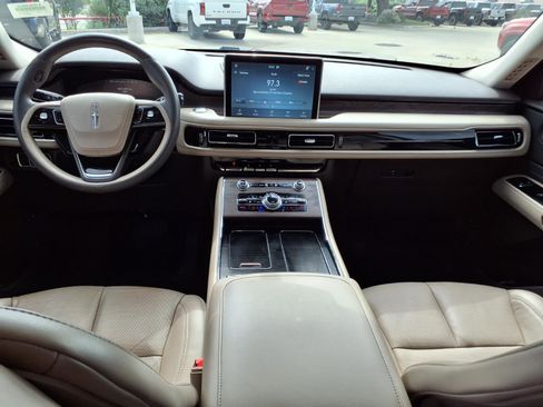 Used 2022 Lincoln Aviator Reserve w/ Equipment Group 201A RWD image 12