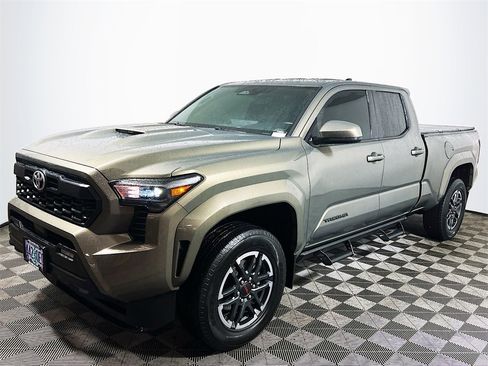Used 2024 Toyota Tacoma TRD Sport image 4