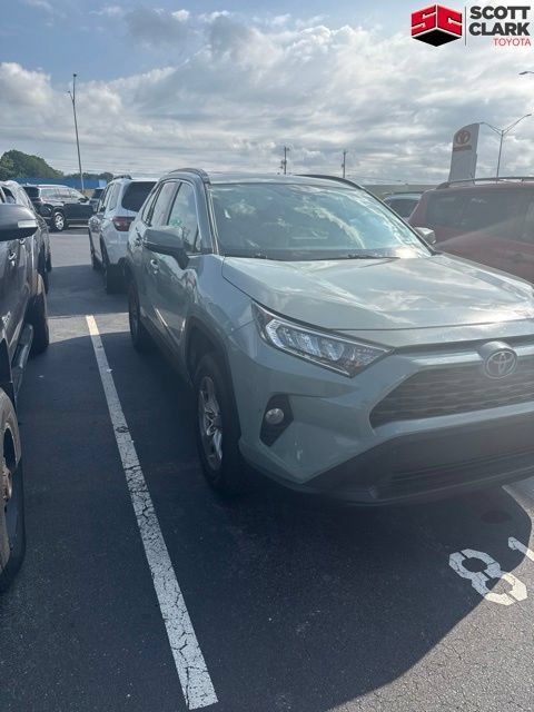 Used 2019 Toyota RAV4 XLE FWD image 8
