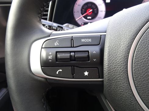 Used 2025 Kia Sportage SX AWD/4WD image 25