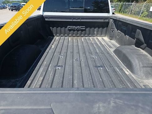 Used 2025 GMC Sierra 2500 Denali w/ Technology Package AWD/4WD image 4