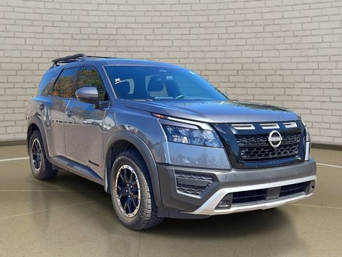 Used 2024 Nissan Pathfinder Rock Creek AWD/4WD image 3