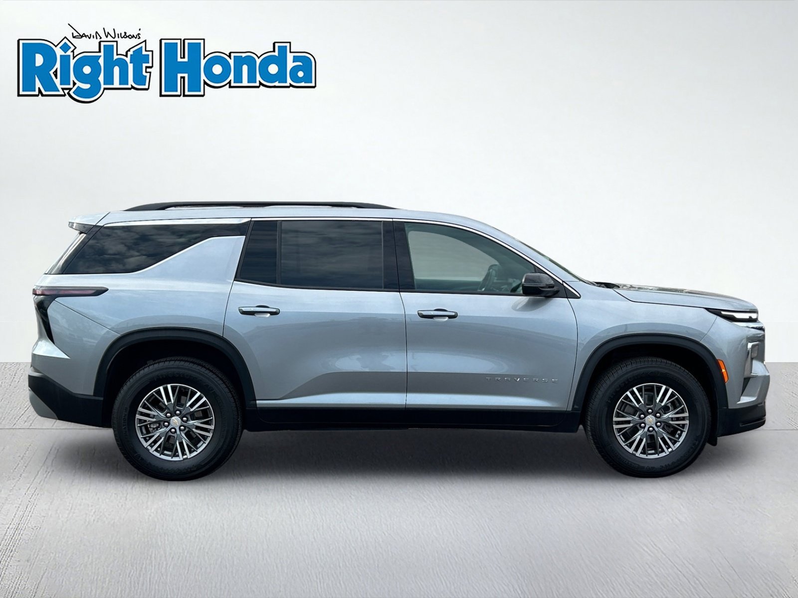 Used 2025 Chevrolet Traverse LT AWD/4WD image 7