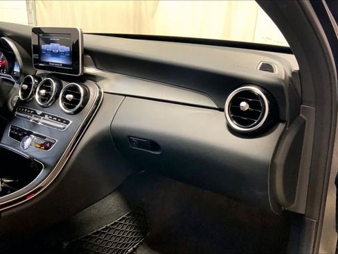 Used 2018 Mercedes-Benz C 300 4MATIC Sedan image 19
