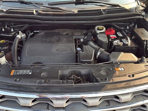 Used 2017 Ford Explorer XLT w/ Equipment Group 201A image 24