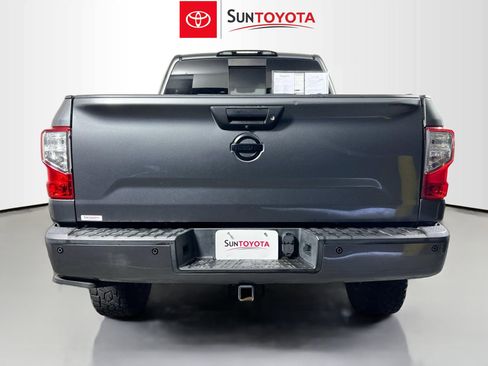 Used 2018 Nissan Titan PRO-4X w/ Pro-4x Convenience Package image 5