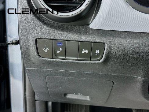 Used 2019 Hyundai Kona Limited FWD image 14